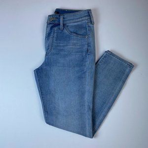 Express, light Cropped Skinny Mid Rise jeans, size 2/26